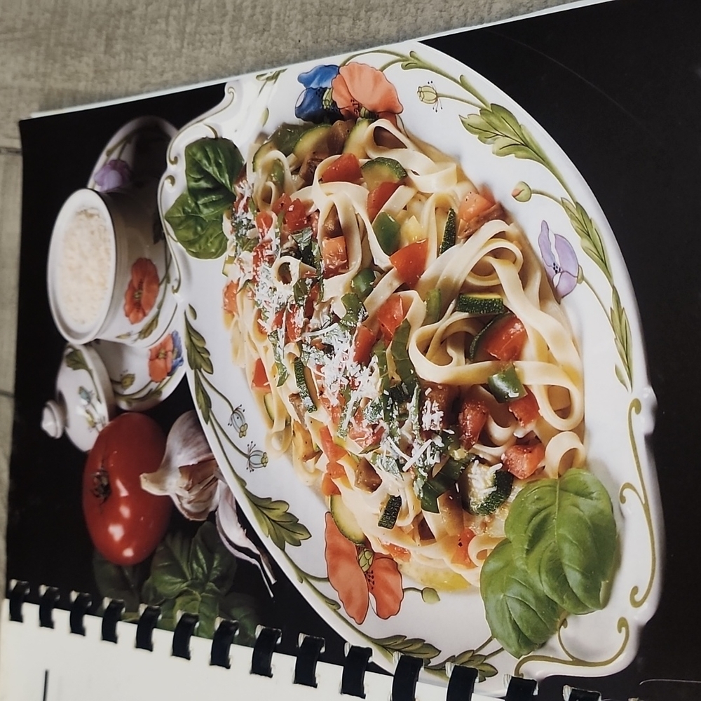 LIGHT AND EASY FOR TWO COOKBOOK 1991 - Picture 6 of 8